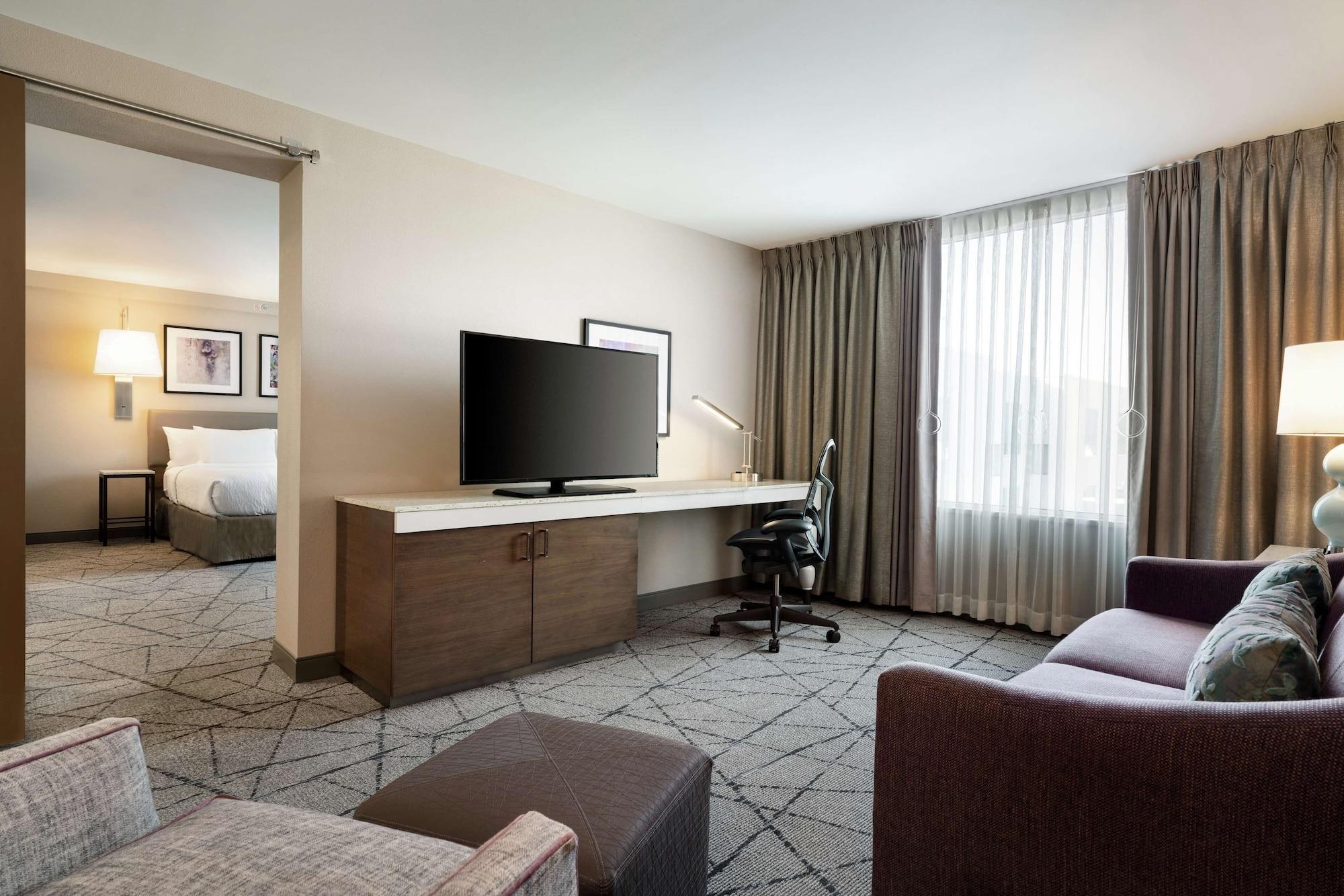 Hilton Garden Inn Springfield Ngoại thất bức ảnh
