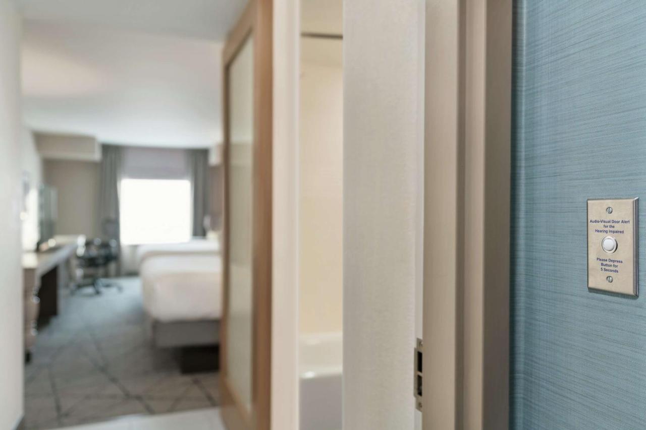 Hilton Garden Inn Springfield Ngoại thất bức ảnh