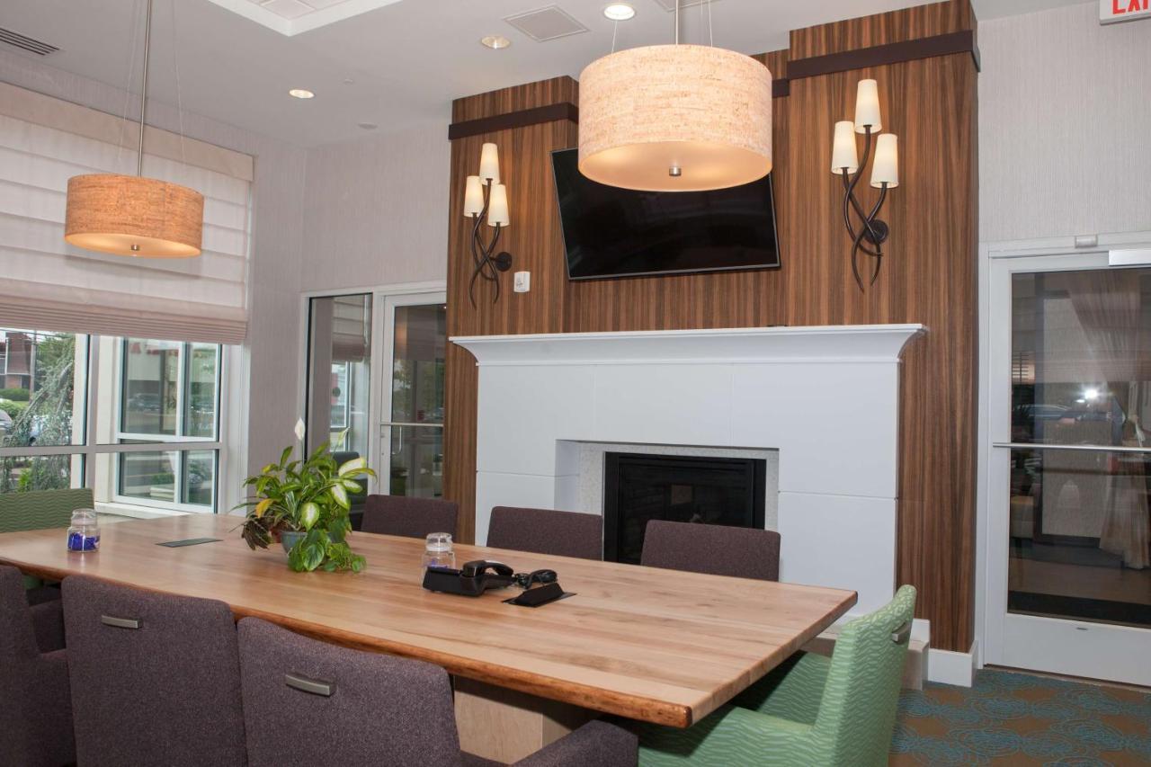 Hilton Garden Inn Springfield Ngoại thất bức ảnh
