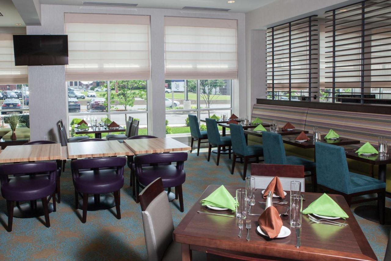 Hilton Garden Inn Springfield Ngoại thất bức ảnh