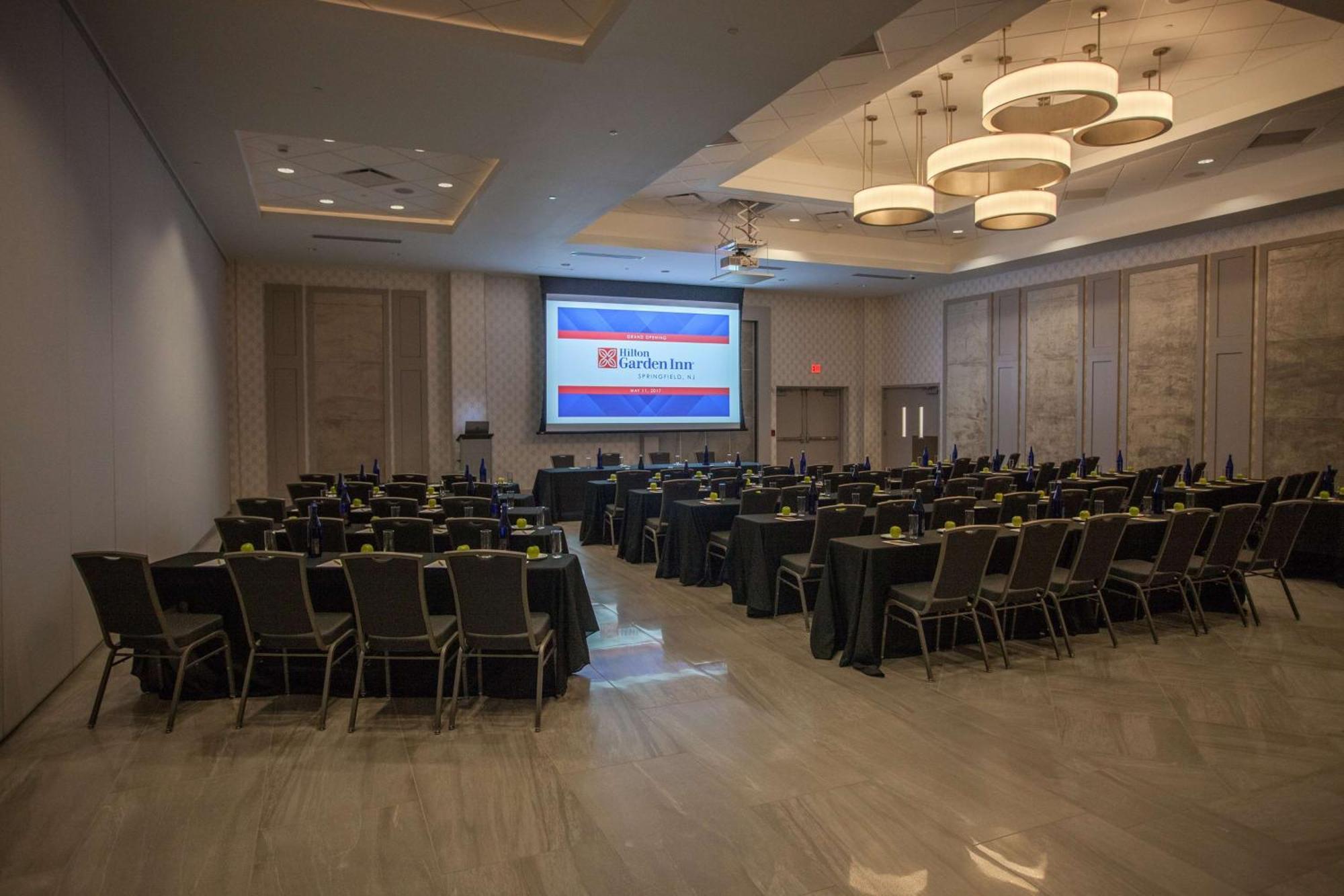Hilton Garden Inn Springfield Ngoại thất bức ảnh