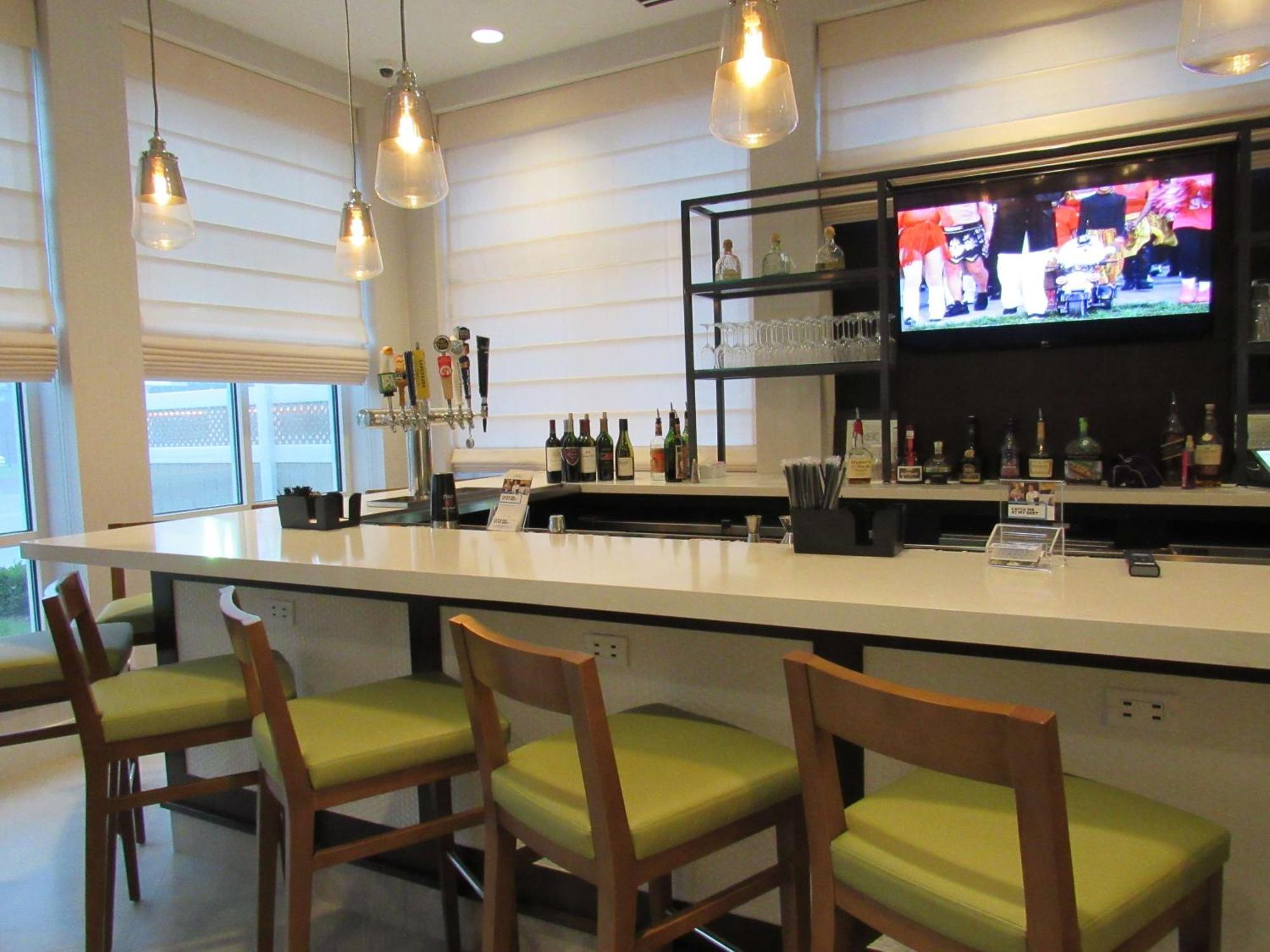 Hilton Garden Inn Springfield Ngoại thất bức ảnh