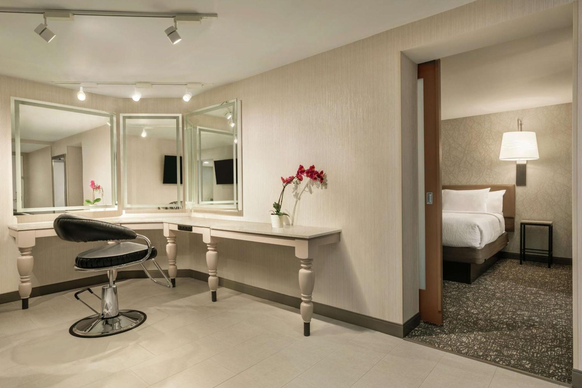 Hilton Garden Inn Springfield Ngoại thất bức ảnh