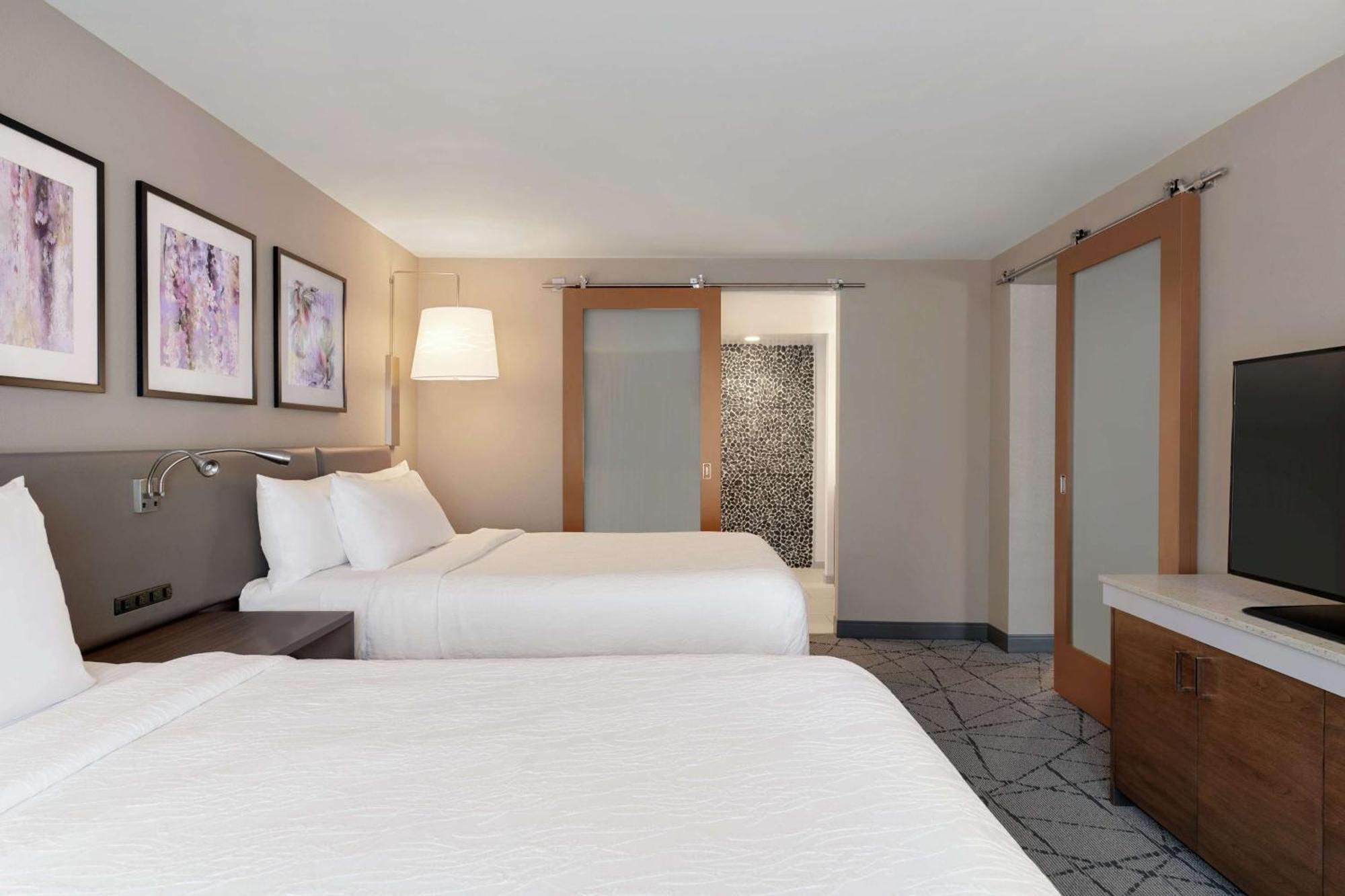 Hilton Garden Inn Springfield Ngoại thất bức ảnh