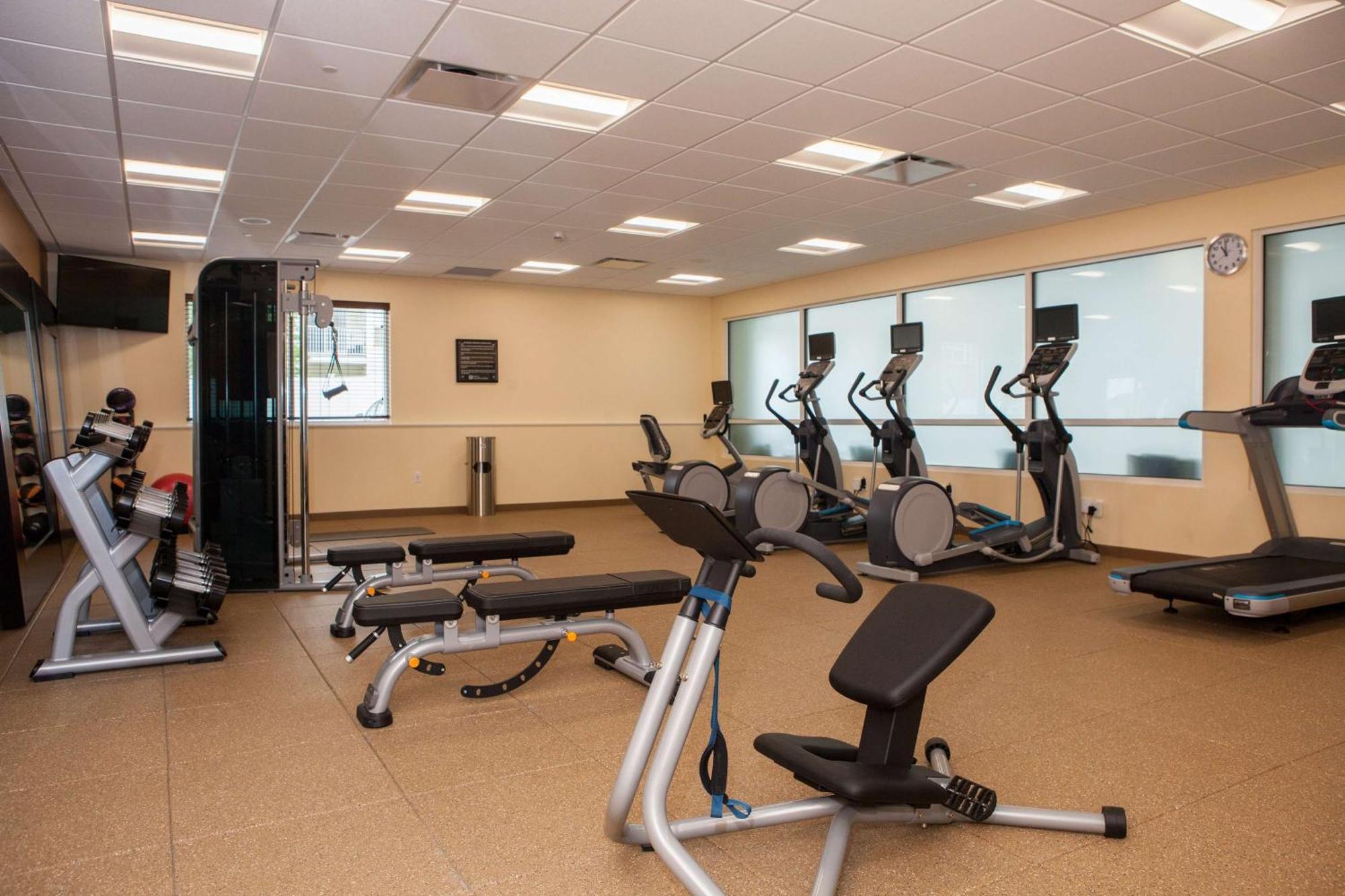 Hilton Garden Inn Springfield Ngoại thất bức ảnh