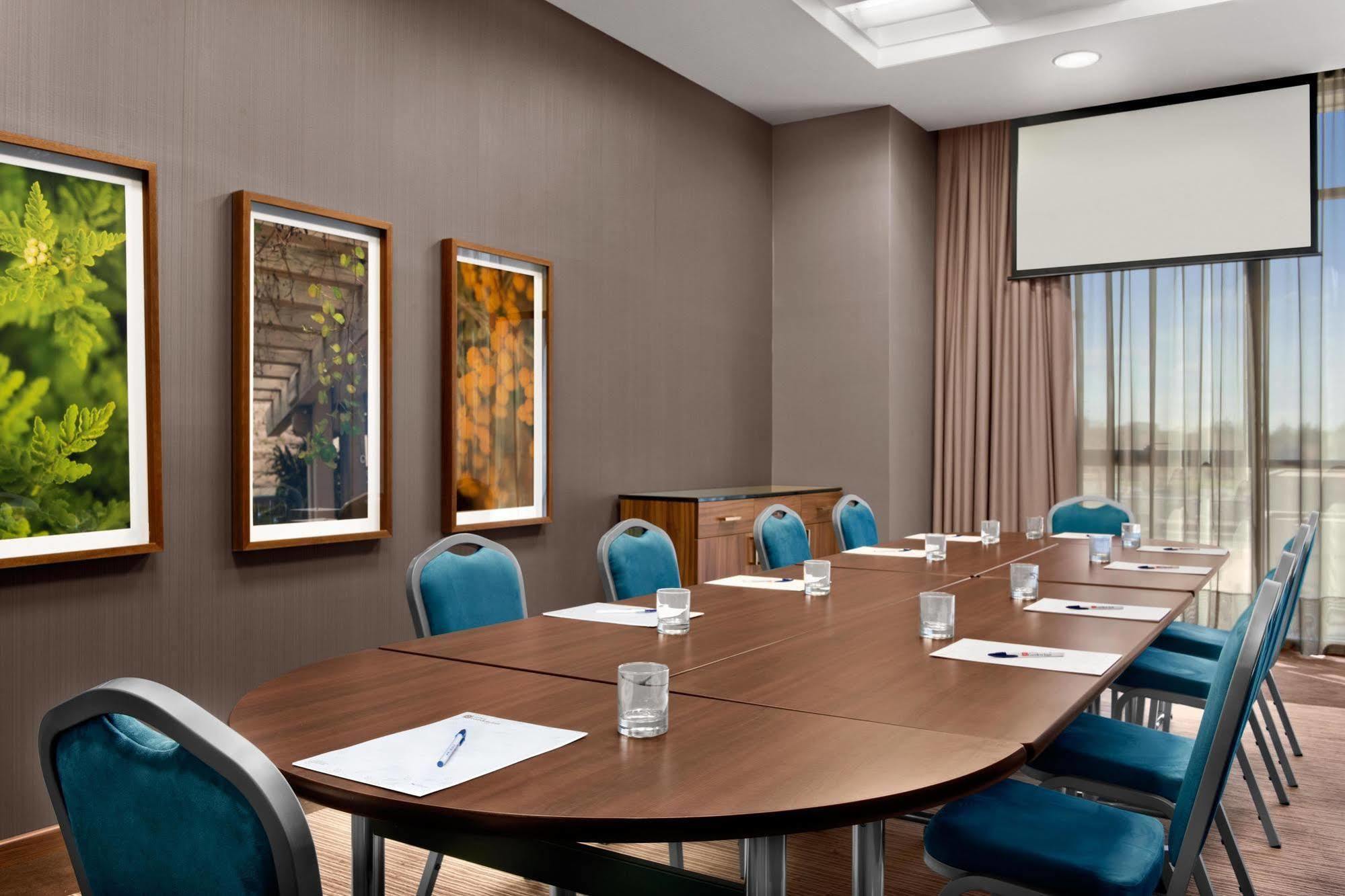 Hilton Garden Inn Springfield Ngoại thất bức ảnh